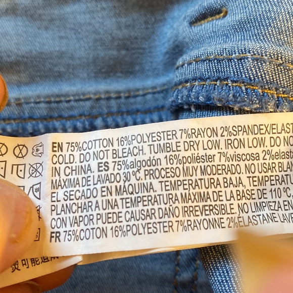 Foreever21 plus size 18 woman’s shorts. - Picture 3 of 5